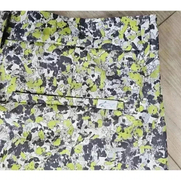 Greg Norman Attack Life Men's Golf Shorts Size 38 Green Grey White - Picture 4 of 10